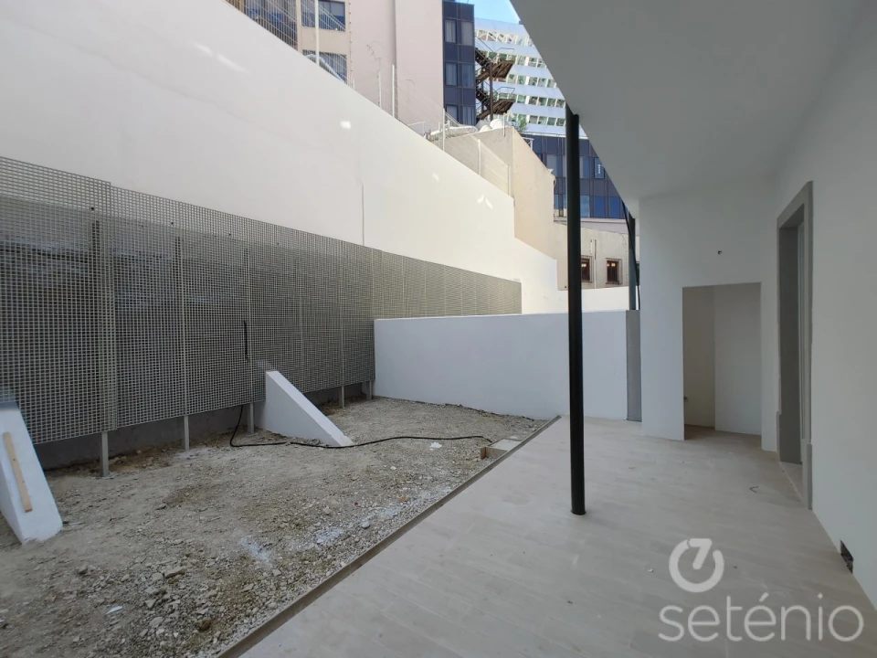 Apartamento T3 para Venda em Santo António Foto 2