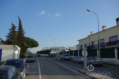 Terreno para Venda em Algueirão-Mem Martins