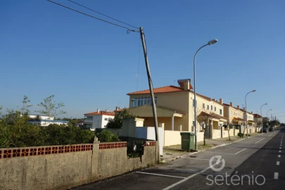 Terreno para Venda em Algueirão-Mem Martins