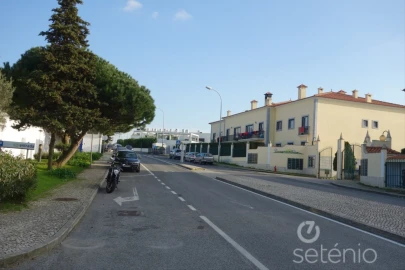 Terreno para Venda em Algueirão-Mem Martins