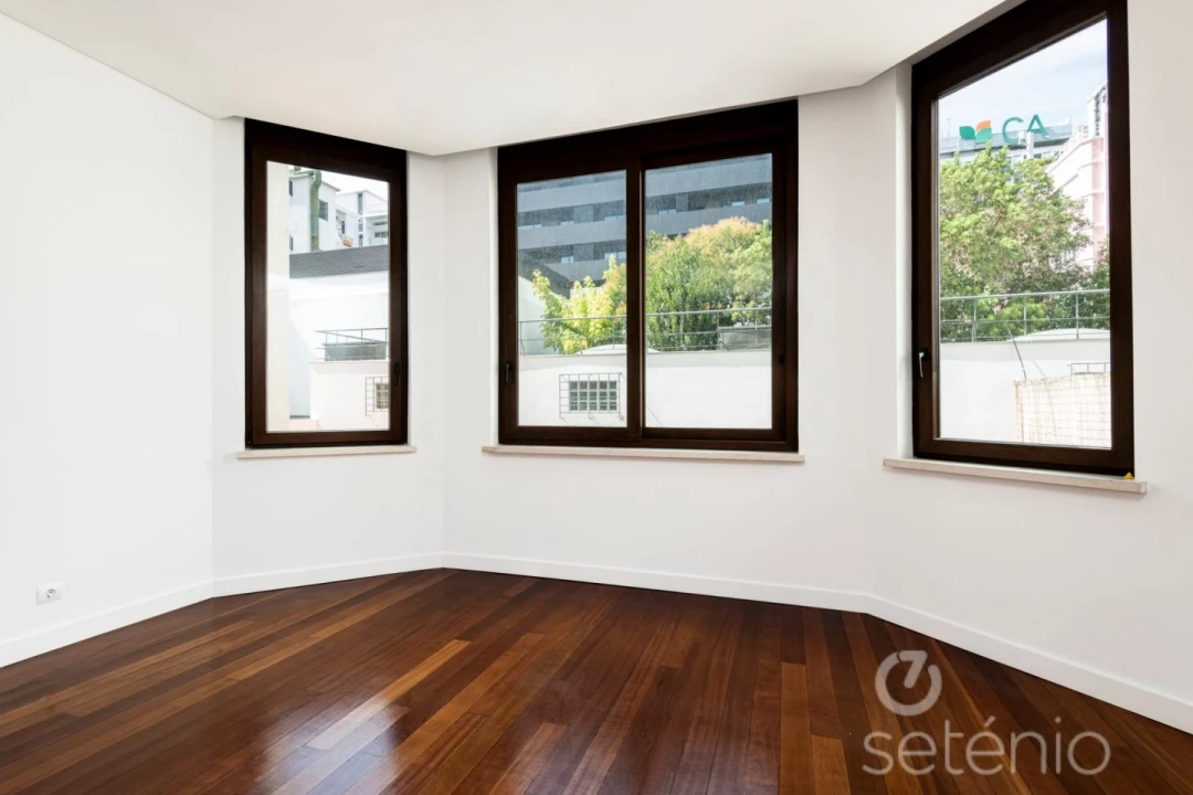 Apartamento T4 para Venda em Avenidas Novas Foto 4