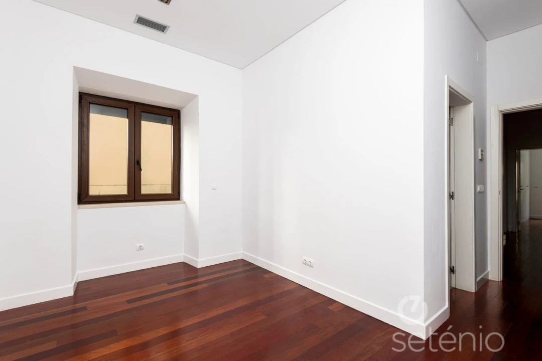 Apartamento T4 para Venda em Avenidas Novas Foto 12