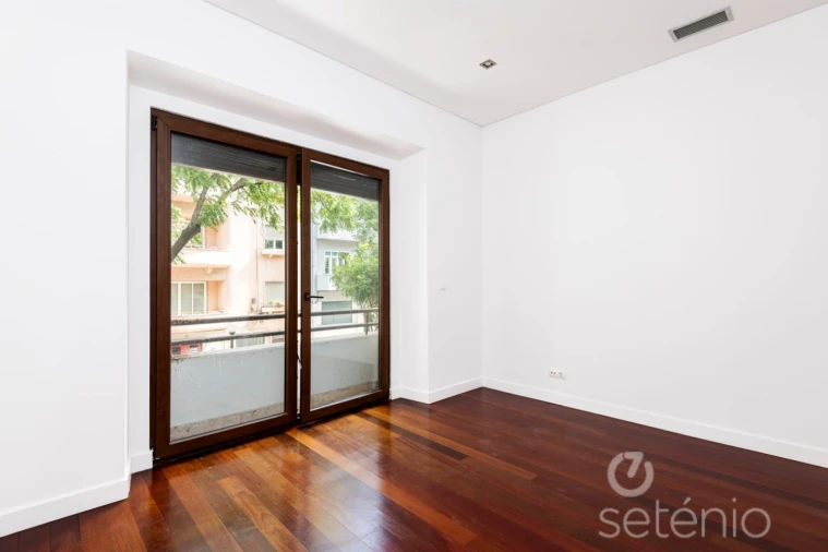 Apartamento T4 para Venda em Avenidas Novas Foto 7