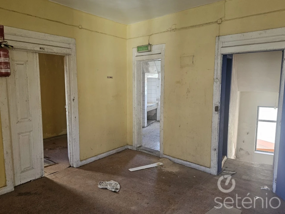 Prédio para Venda em Santa Maria Maior Foto 2