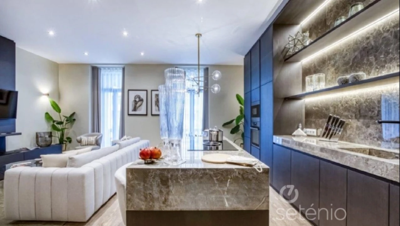 Apartamento T1 para Venda em Santo António Foto 10