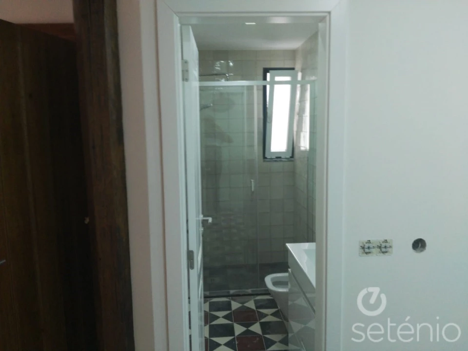 Apartamento T1 para Venda em Santa Maria Maior Foto 9