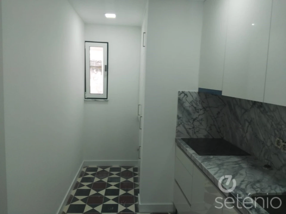 Apartamento T1 para Venda em Santa Maria Maior Foto 10