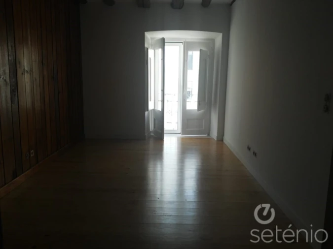 Apartamento T1 para Venda em Santa Maria Maior Foto 11