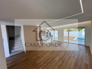 Moradia T4 para Venda em Fernao Ferro
