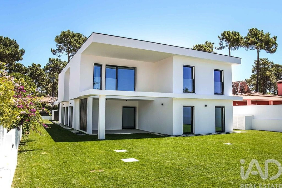 Moradia T4 para Venda em Corroios Foto 2