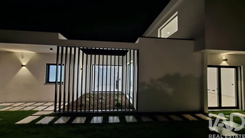 Moradia T4 para Venda em Corroios