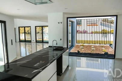 Moradia T4 para Venda em Corroios