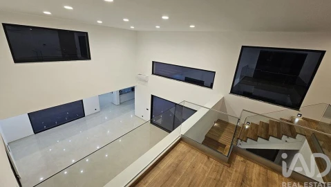 Moradia T4 para Venda em Corroios