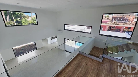 Moradia T4 para Venda em Corroios