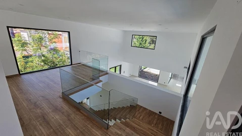 Moradia T4 para Venda em Corroios