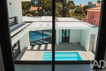 Moradia T4 para Venda em Corroios