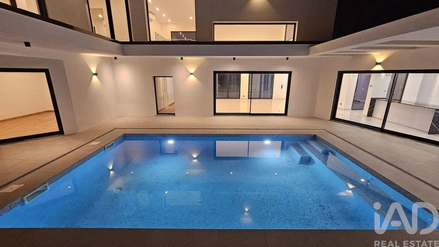 Moradia T4 para Venda em Corroios Foto 39