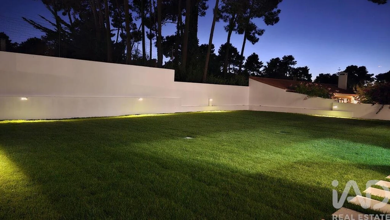 Moradia T4 para Venda em Corroios Foto 24