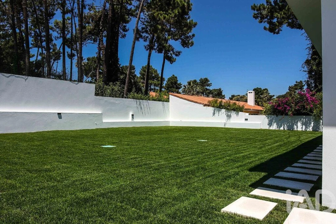 Moradia T4 para Venda em Corroios Foto 6