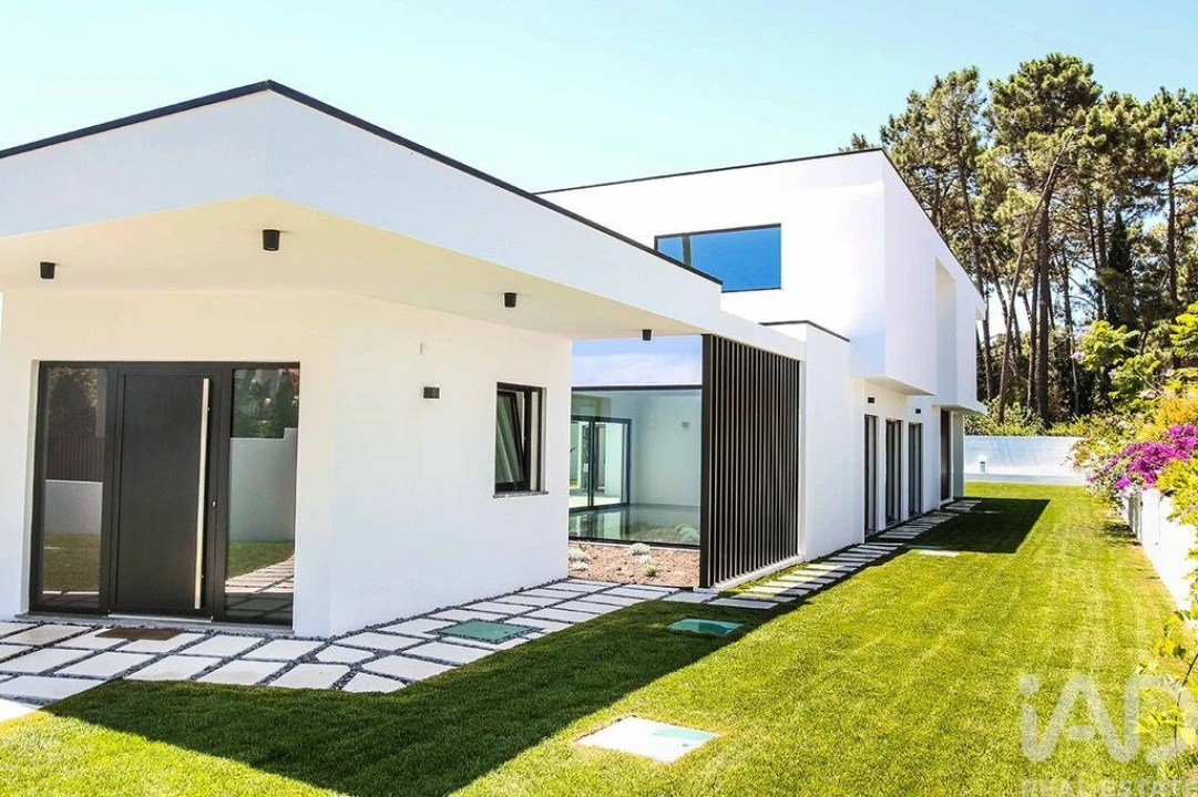 Moradia T4 para Venda em Corroios Foto 5