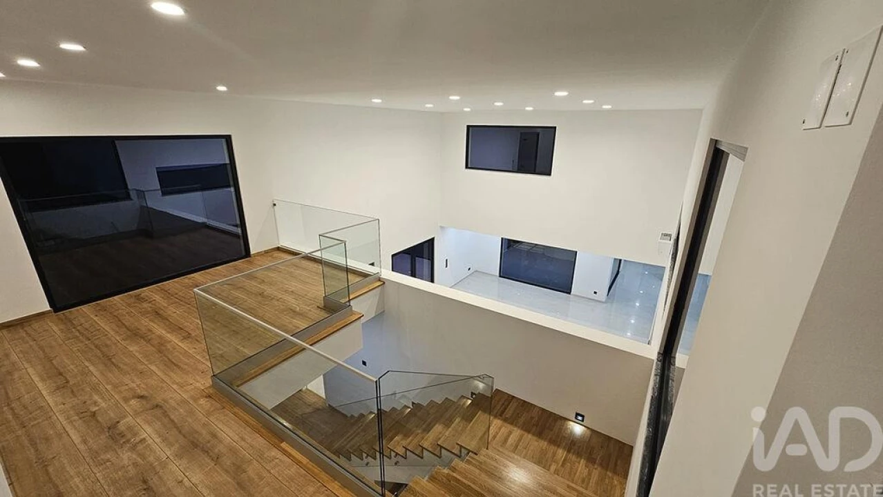 Moradia T4 para Venda em Corroios Foto 22