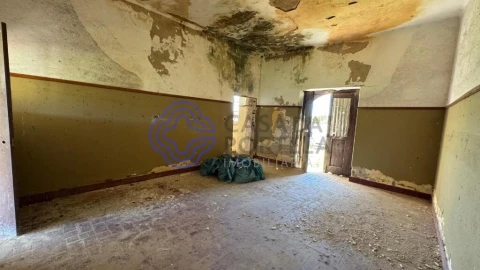 Moradia T3 para Venda em Torre de Coelheiros