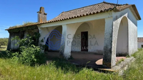 Moradia T3 para Venda em Torre de Coelheiros