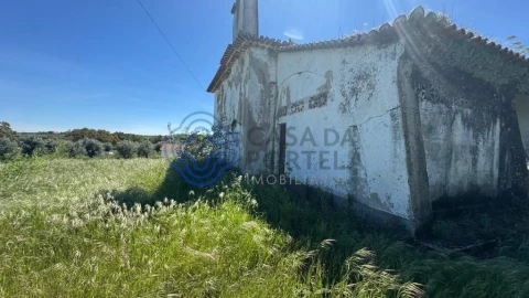 Moradia T3 para Venda em Torre de Coelheiros