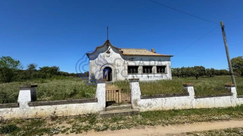 Moradia T3 para Venda em Torre de Coelheiros