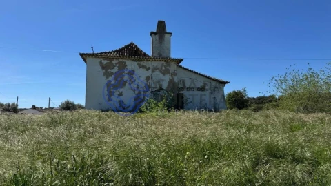 Moradia T3 para Venda em Torre de Coelheiros