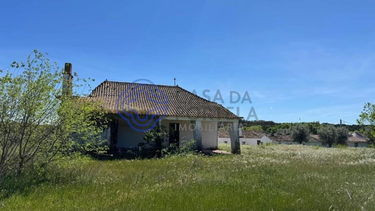 Moradia T3 para Venda em Torre de Coelheiros Foto 12