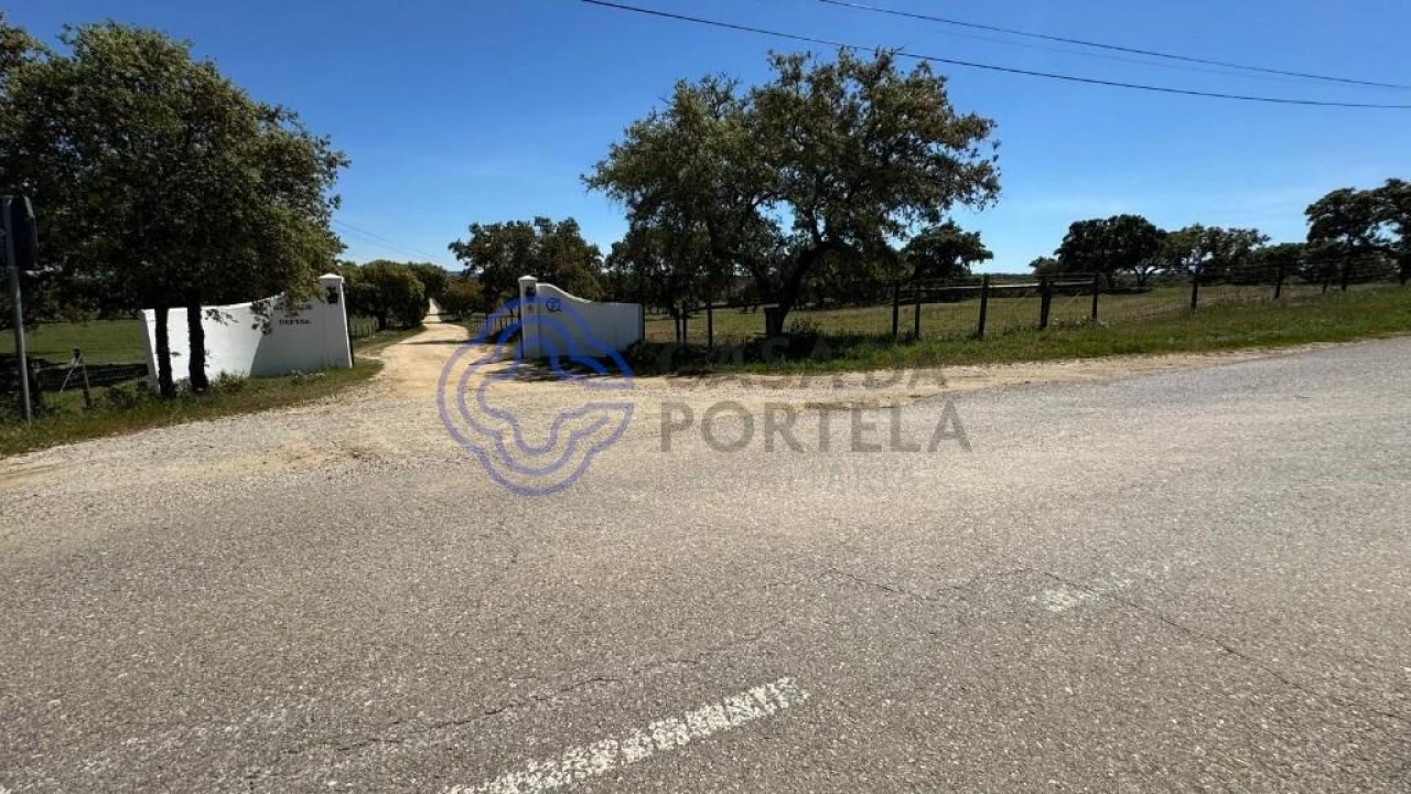 Moradia T3 para Venda em Torre de Coelheiros Foto 43