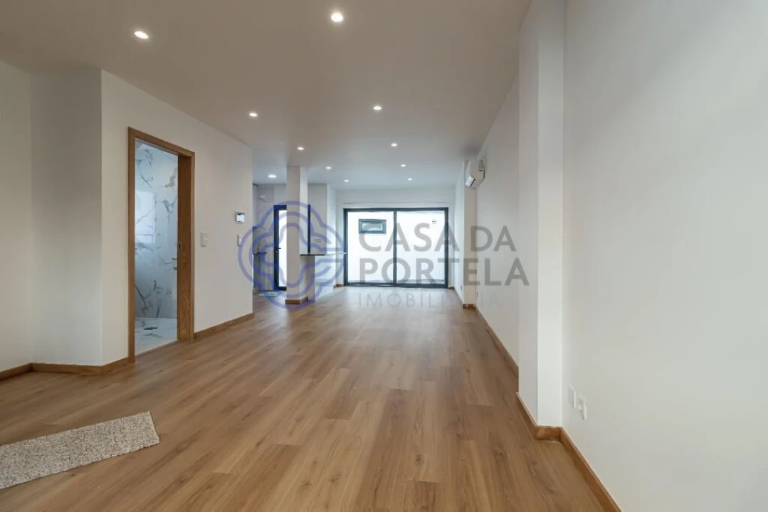 Moradia T2 para Venda em Santa Marinha e São Pedro da Afurada Foto 1