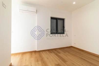 Moradia T2 para Venda em Santa Marinha e São Pedro da Afurada