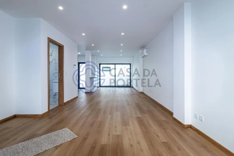 Moradia T2 para Venda em Santa Marinha e São Pedro da Afurada Foto 3