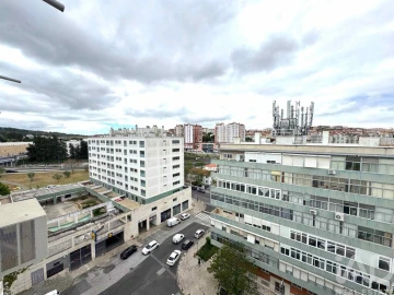 Apartamento T3 para Venda em Benfica