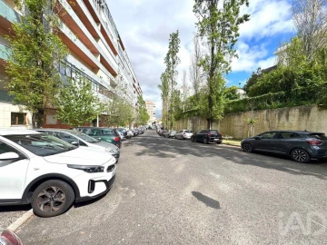 Apartamento T3 para Venda em Benfica