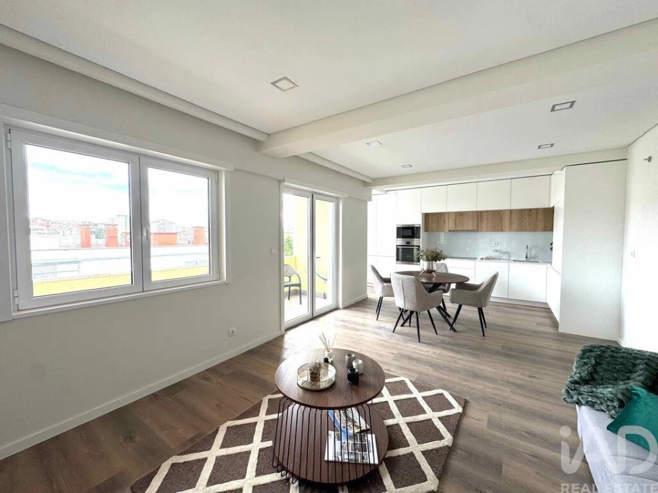 Apartamento T3 para Venda em Benfica Foto 3
