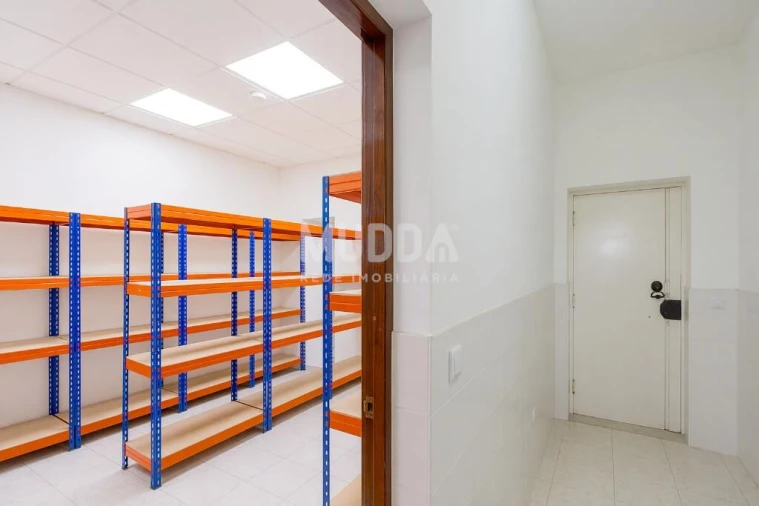 Armazém para Venda em Valega Foto 8