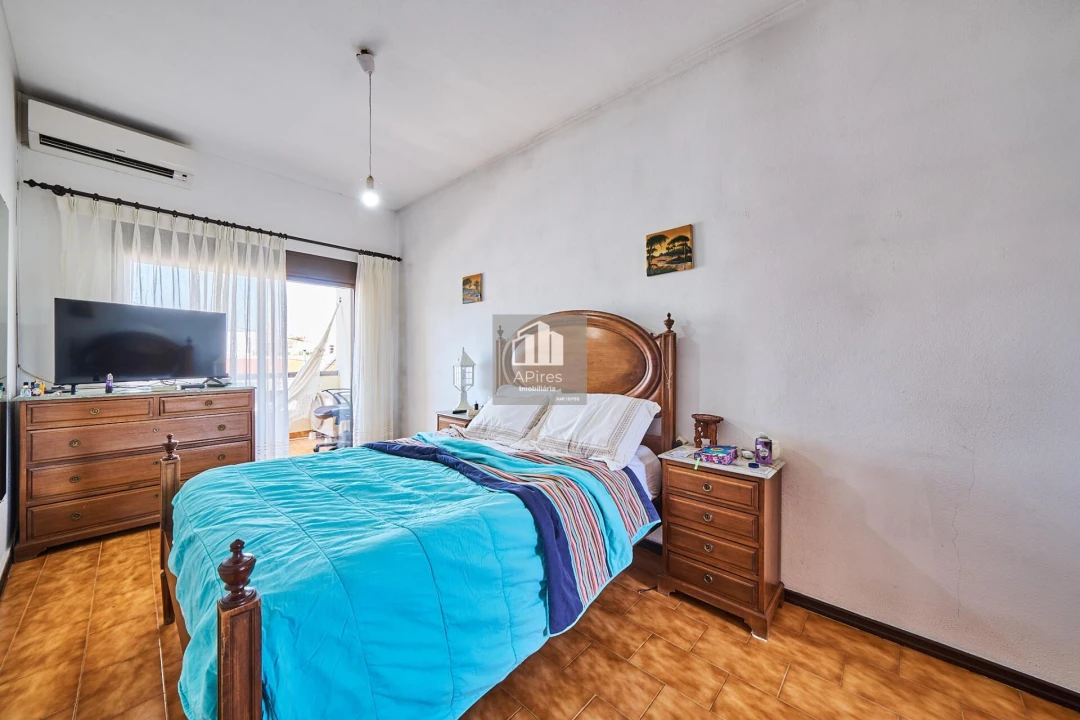 Moradia T5 para Venda em Charneca de Caparica e Sobreda Foto 24