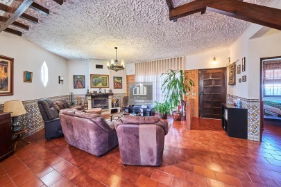 Moradia T5 para Venda em Charneca de Caparica e Sobreda