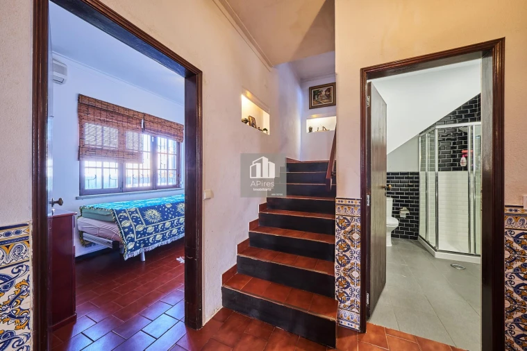 Moradia T5 para Venda em Charneca de Caparica e Sobreda Foto 15