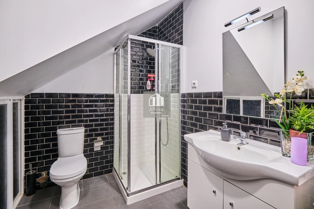 Moradia T5 para Venda em Charneca de Caparica e Sobreda Foto 18