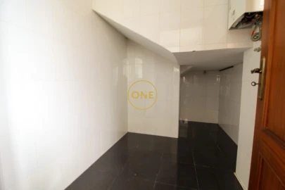 Moradia T4 para Venda em Caniço