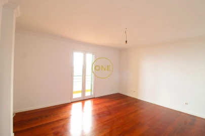 Moradia T4 para Venda em Caniço