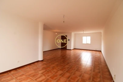 Moradia T4 para Venda em Caniço