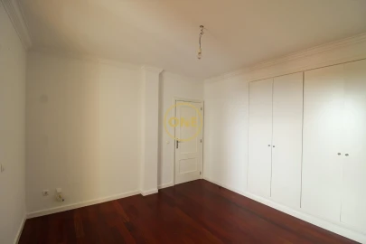 Moradia T4 para Venda em Caniço