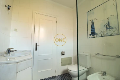 Moradia T4 para Venda em Caniço