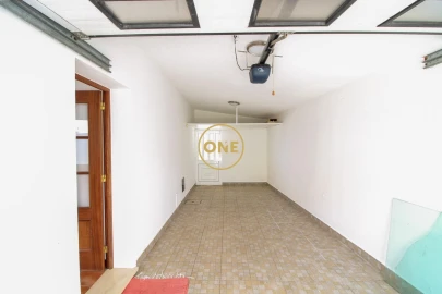 Moradia T4 para Venda em Caniço