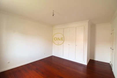 Moradia T4 para Venda em Caniço